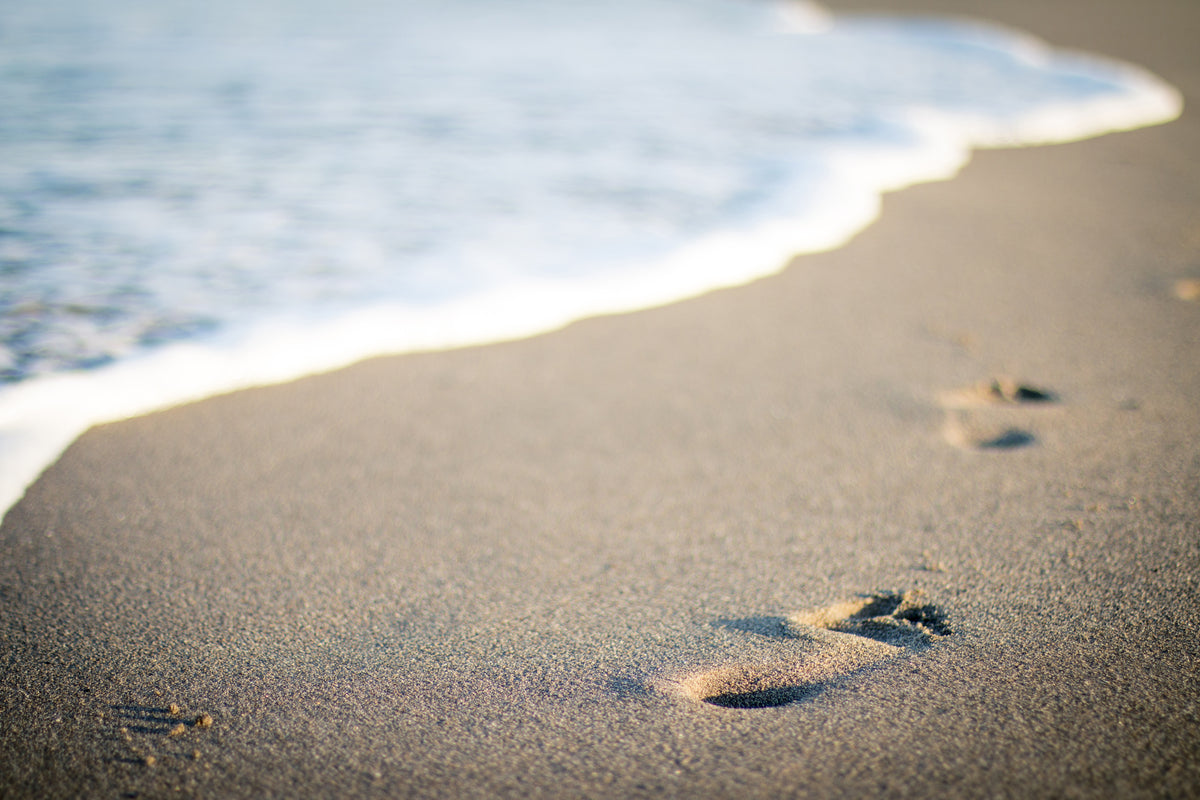 acrylic-print-footprints-in-the-sand-on-the-beach