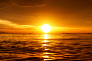 framedcanvas-print-glowing-sunset-on-the-water