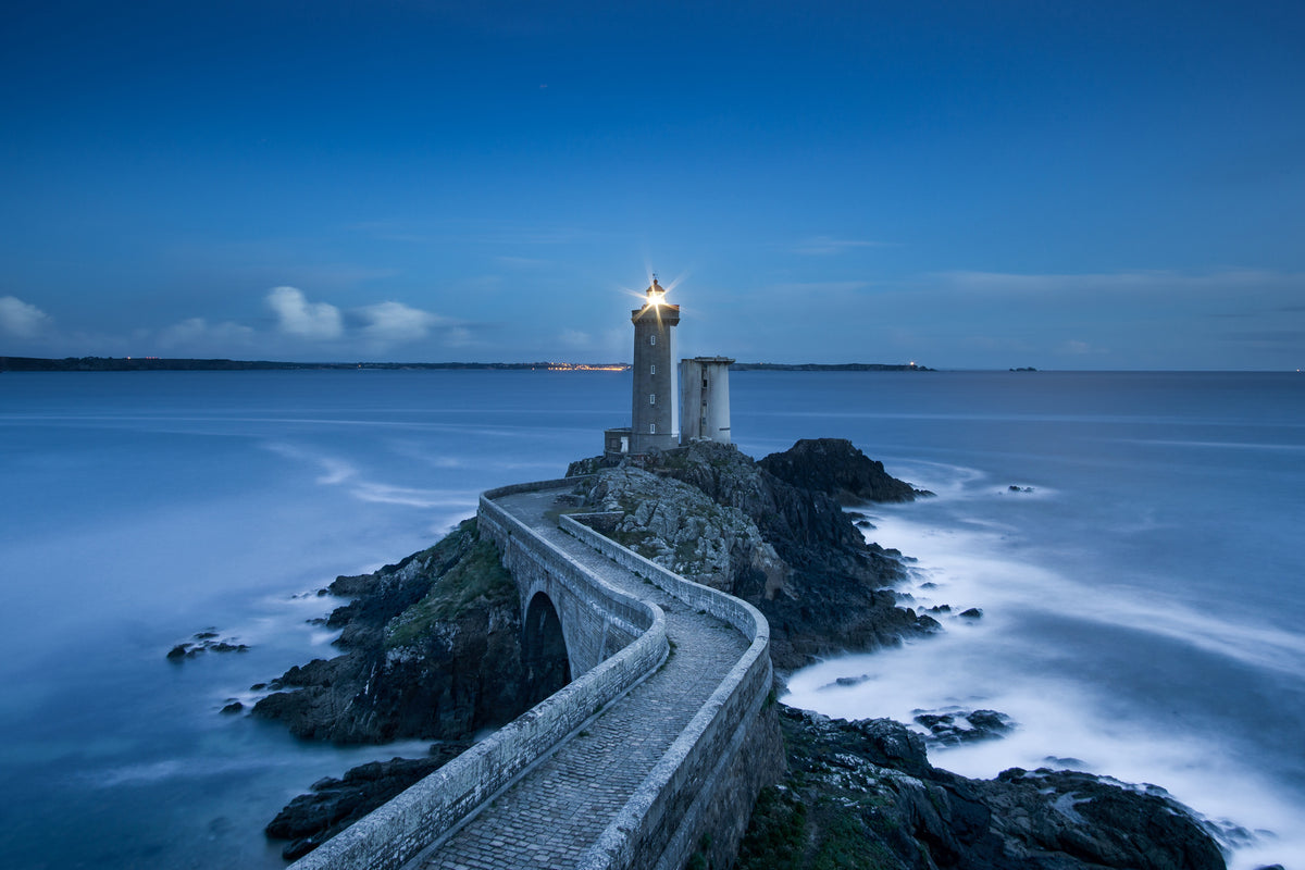 framedcanvas-print-the-way-to-the-lighthouse