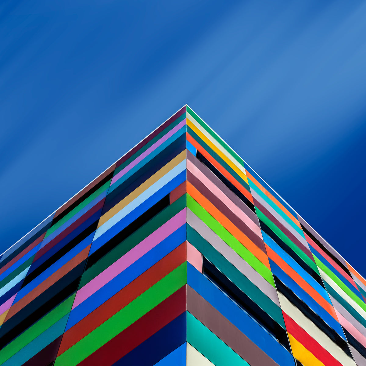 canvas-print-color-pyramid