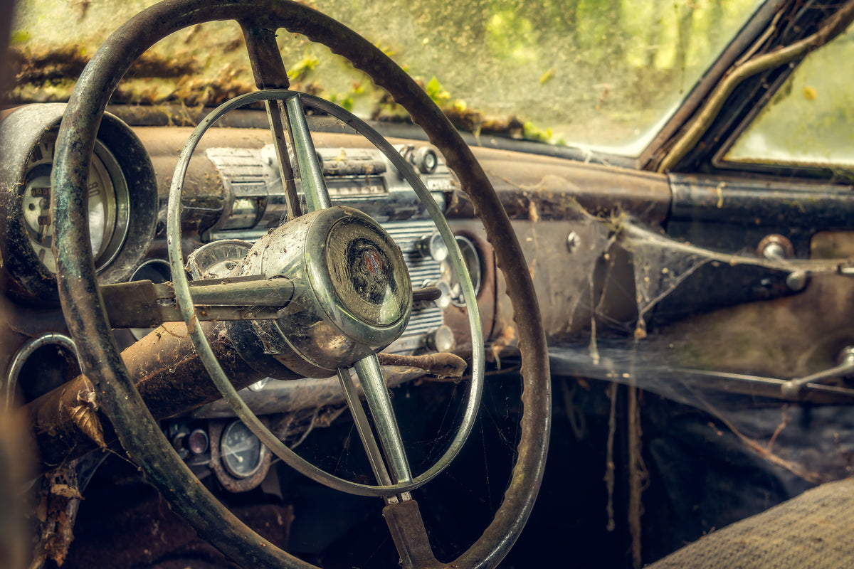 3-piece-acrylic-print-disintegrated-vintage-car