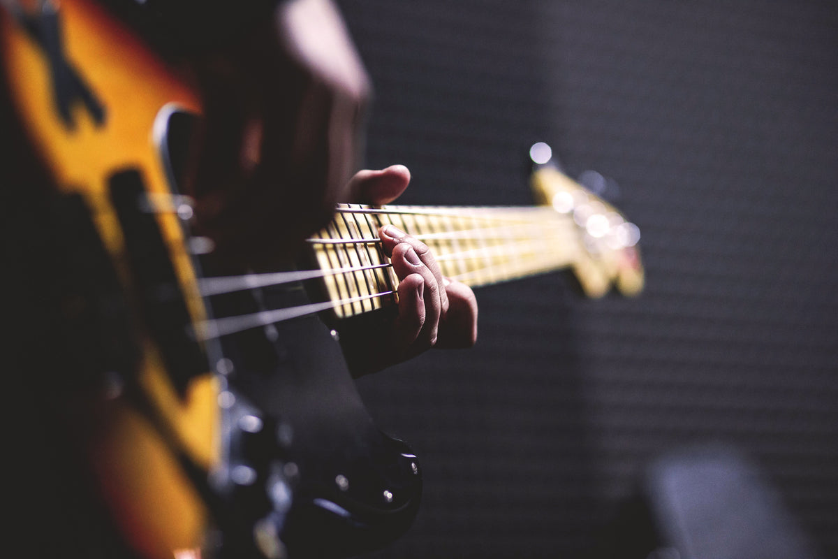 framedposter-print-guitar-player