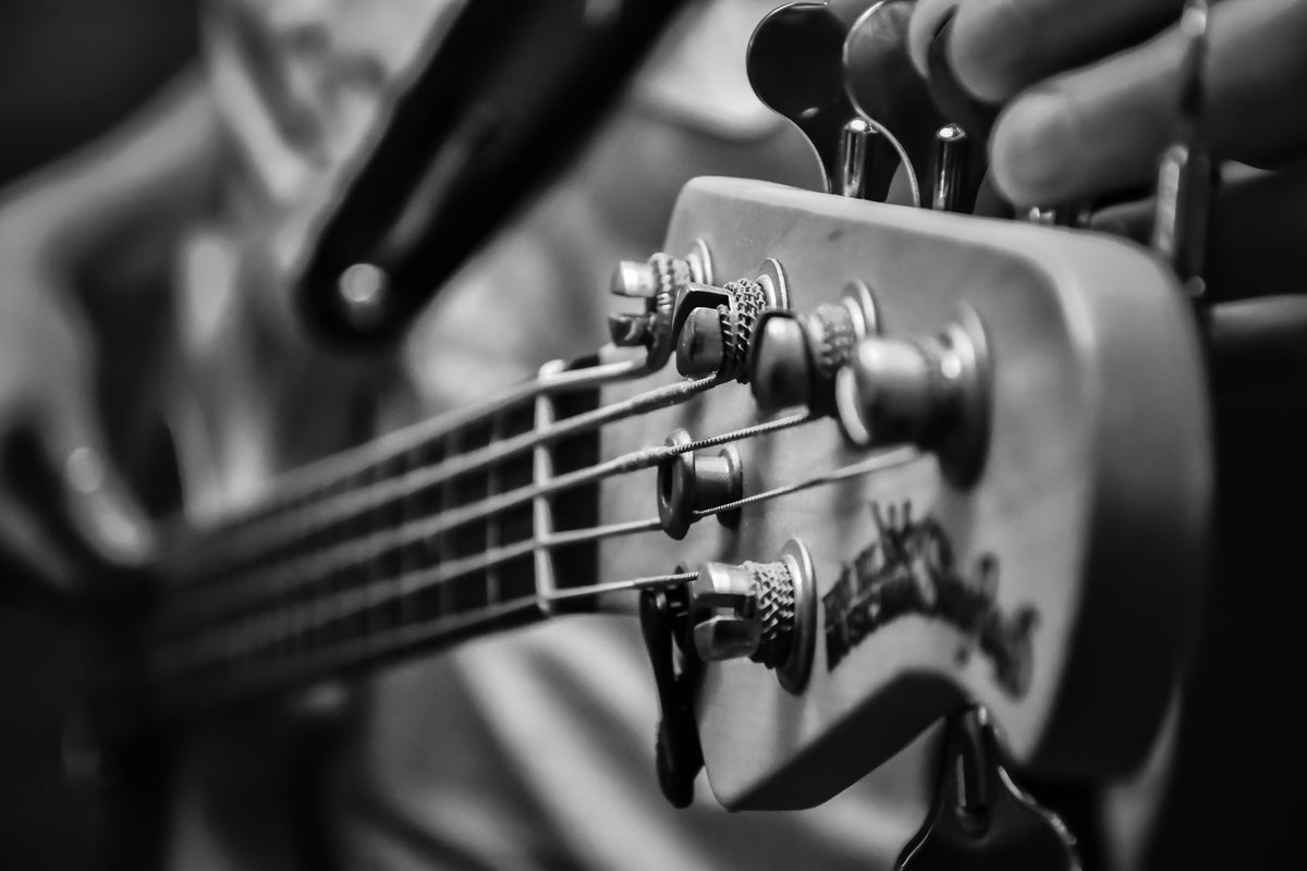poster-print-close-up-guitarist