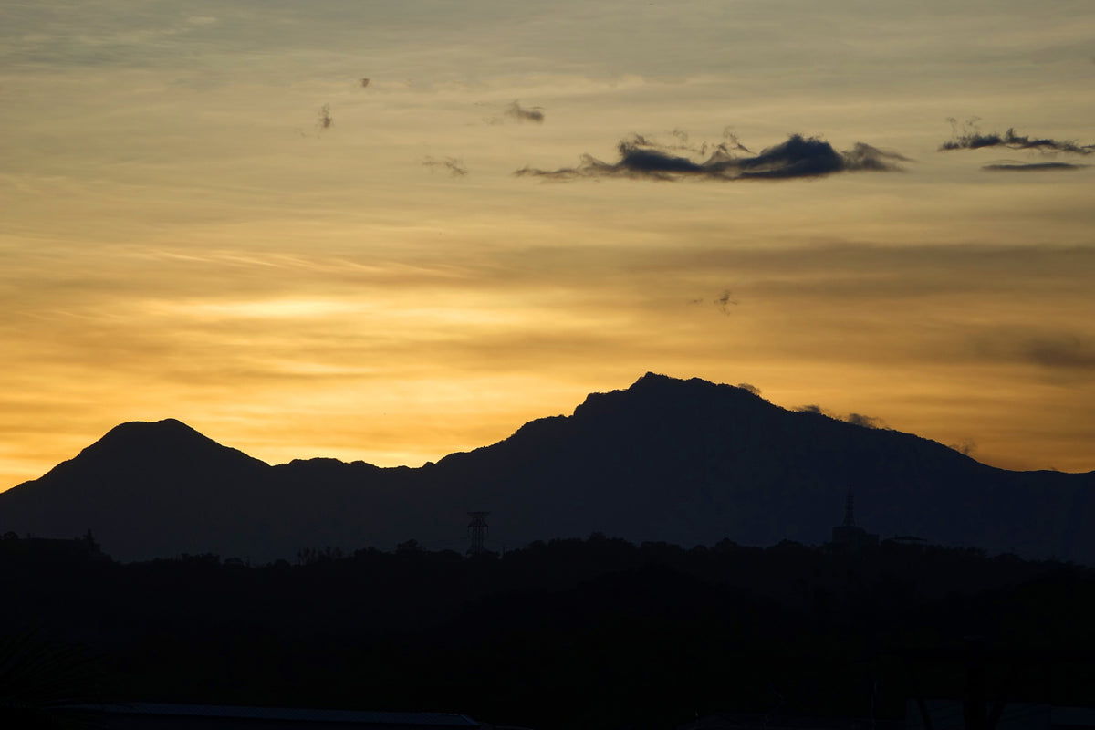 framedcanvas-print-the-sunrise-in-the-mountains