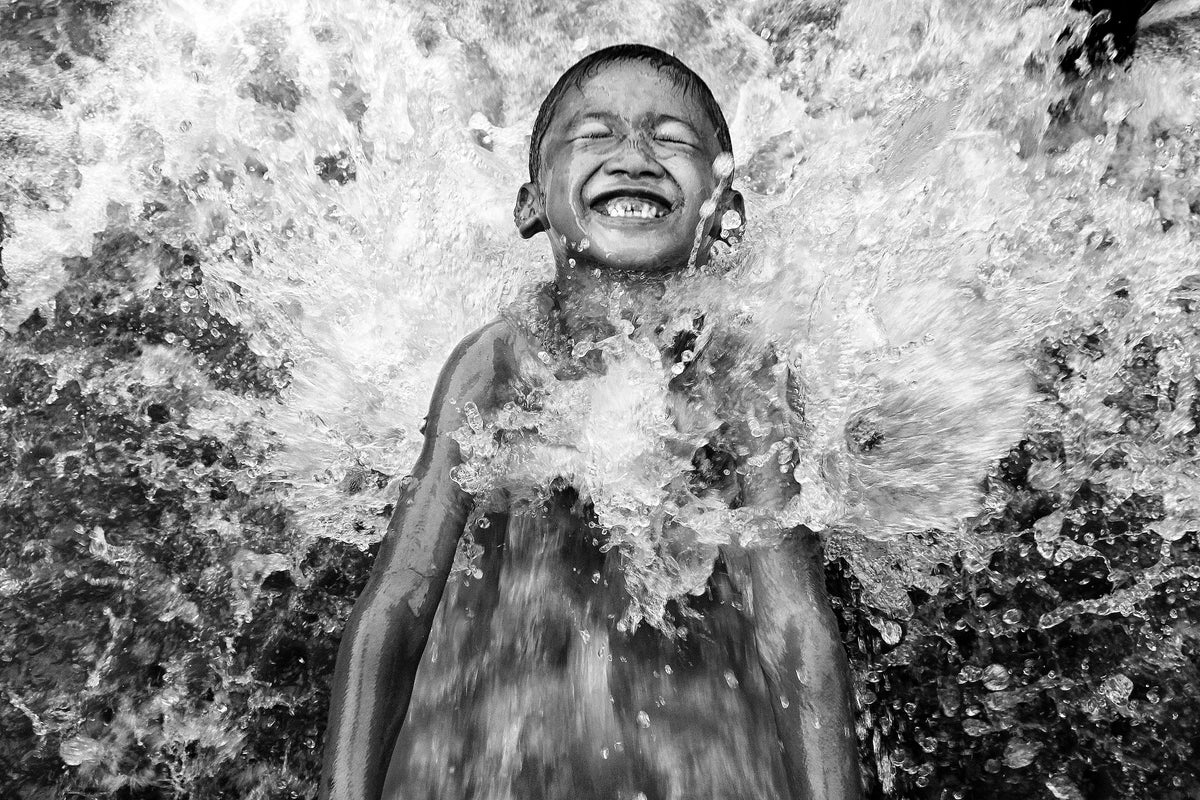 acrylic-print-feel-the-awesome-river-water