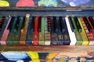 canvas-print-colorful-piano